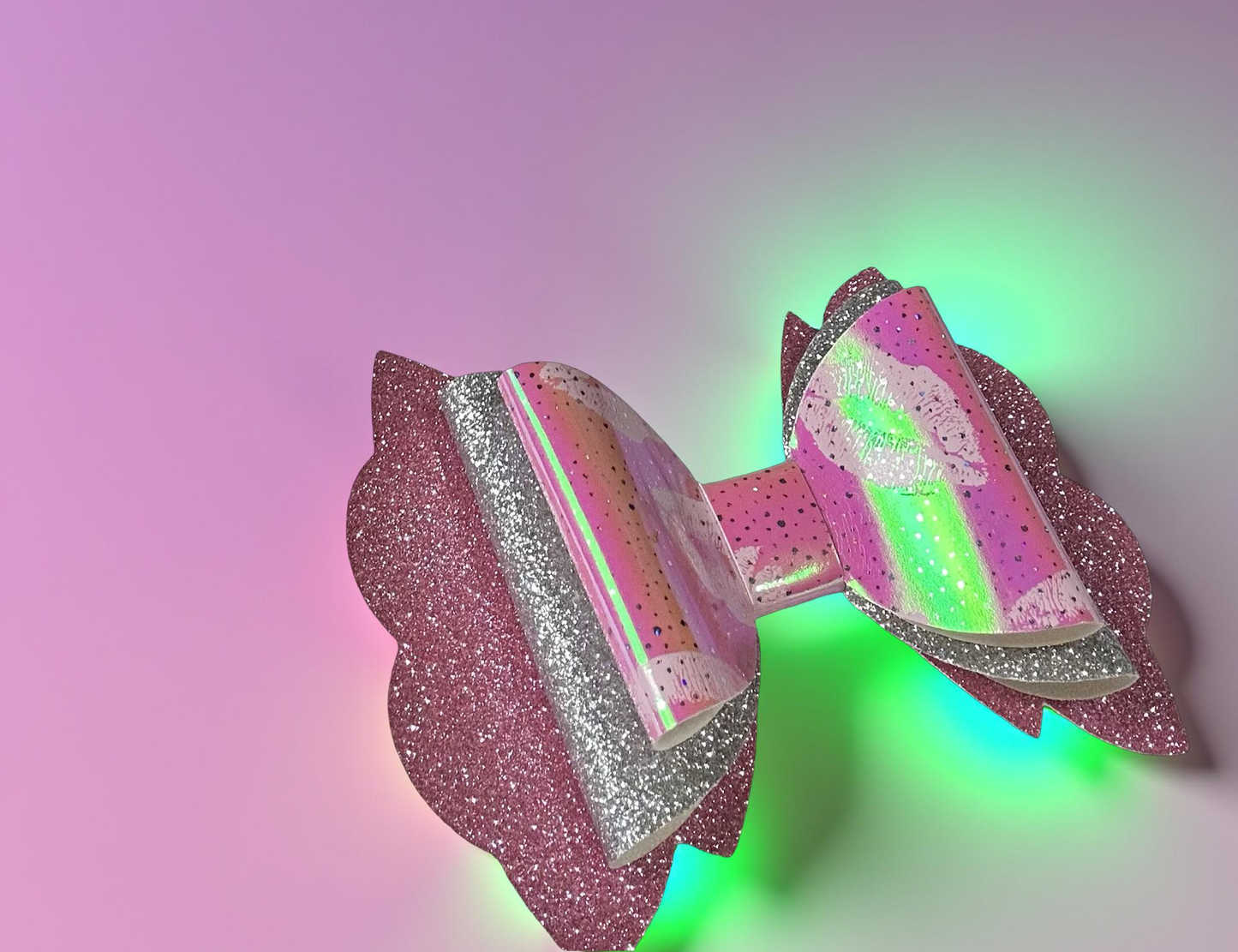 Kiss & Sparkle Bow πβ¨