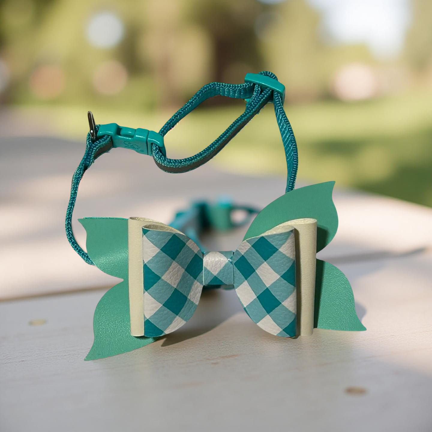 Minty Flutter Pet Collar