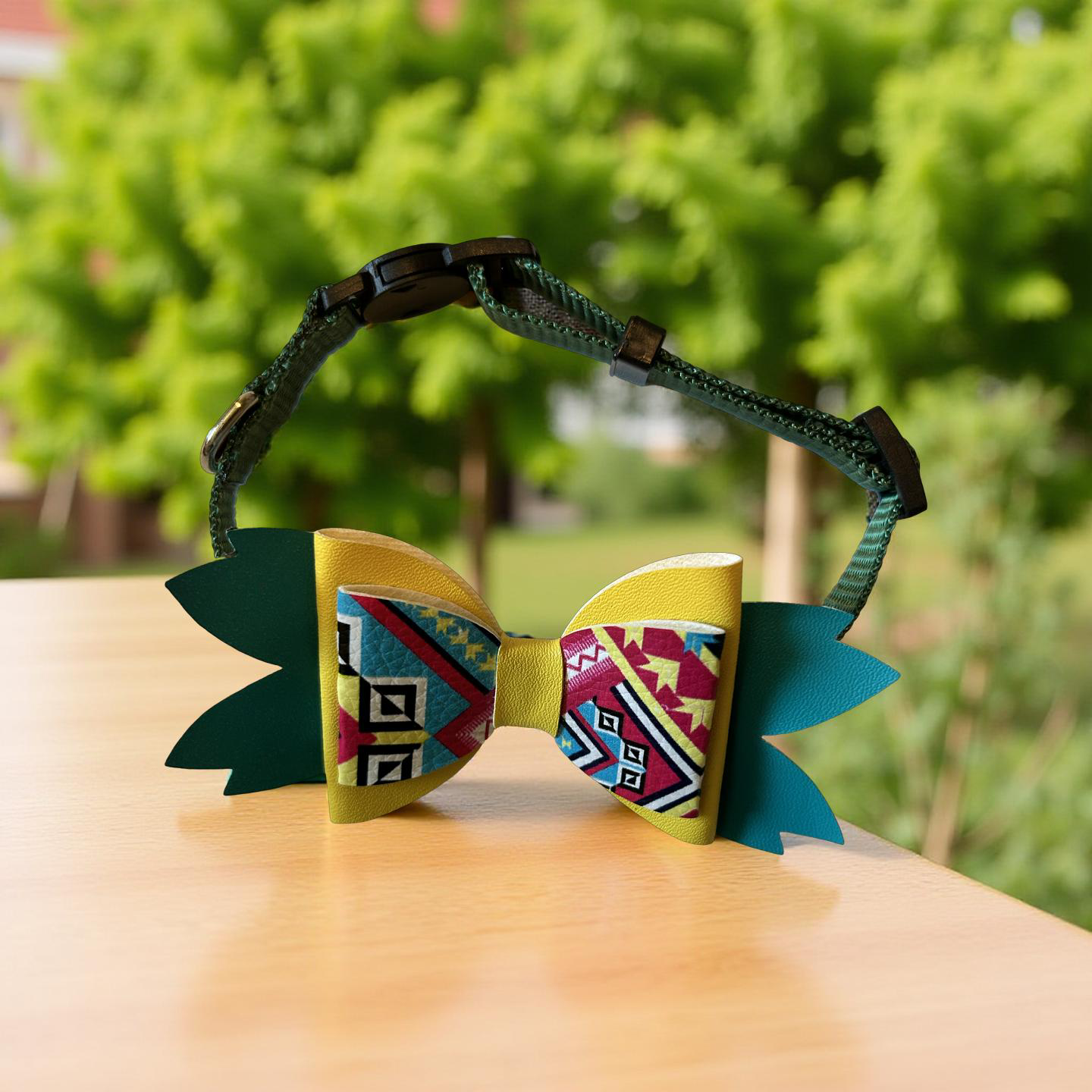 The Tropi-Pop Pet Collar