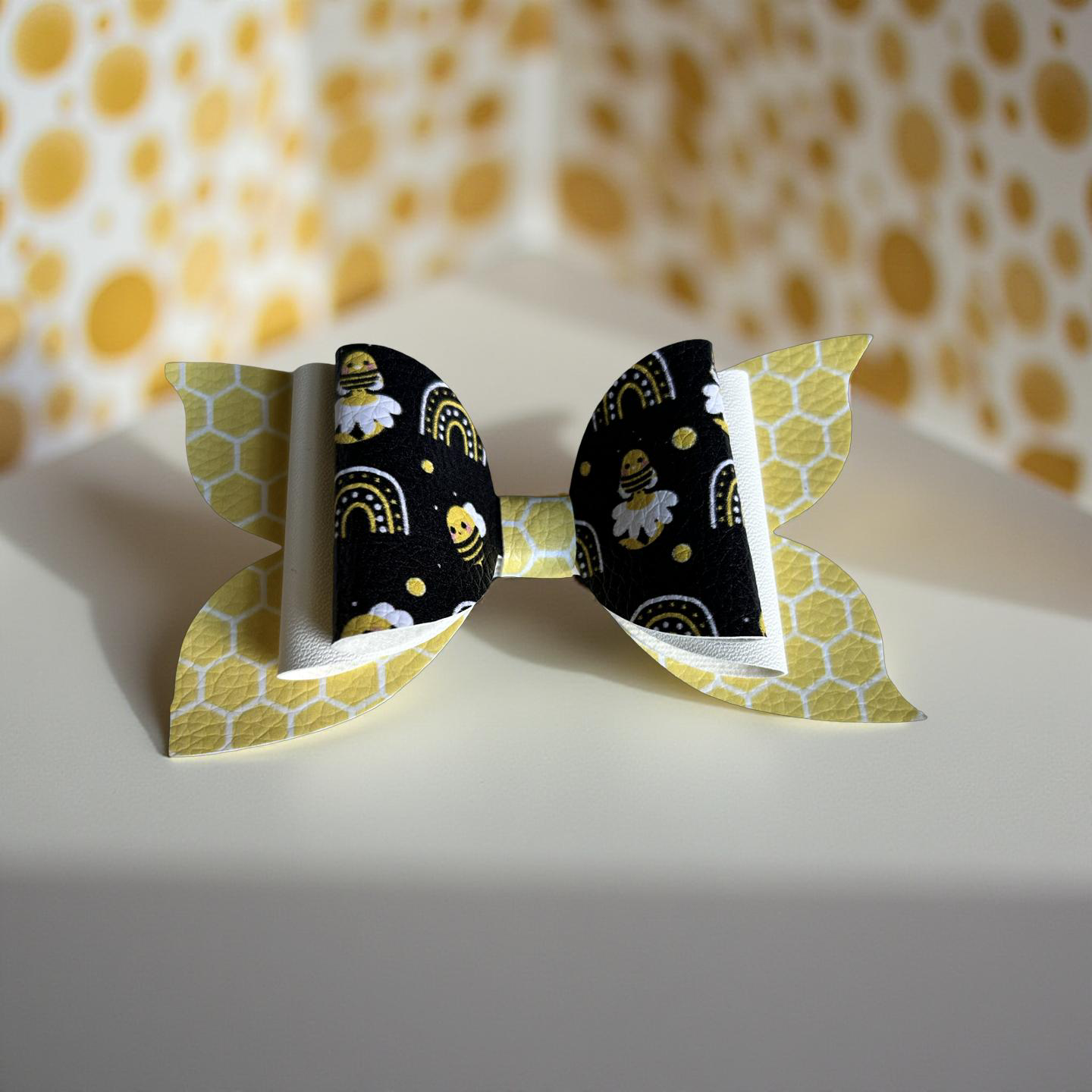 Bee-utiful Buzz Hairbow