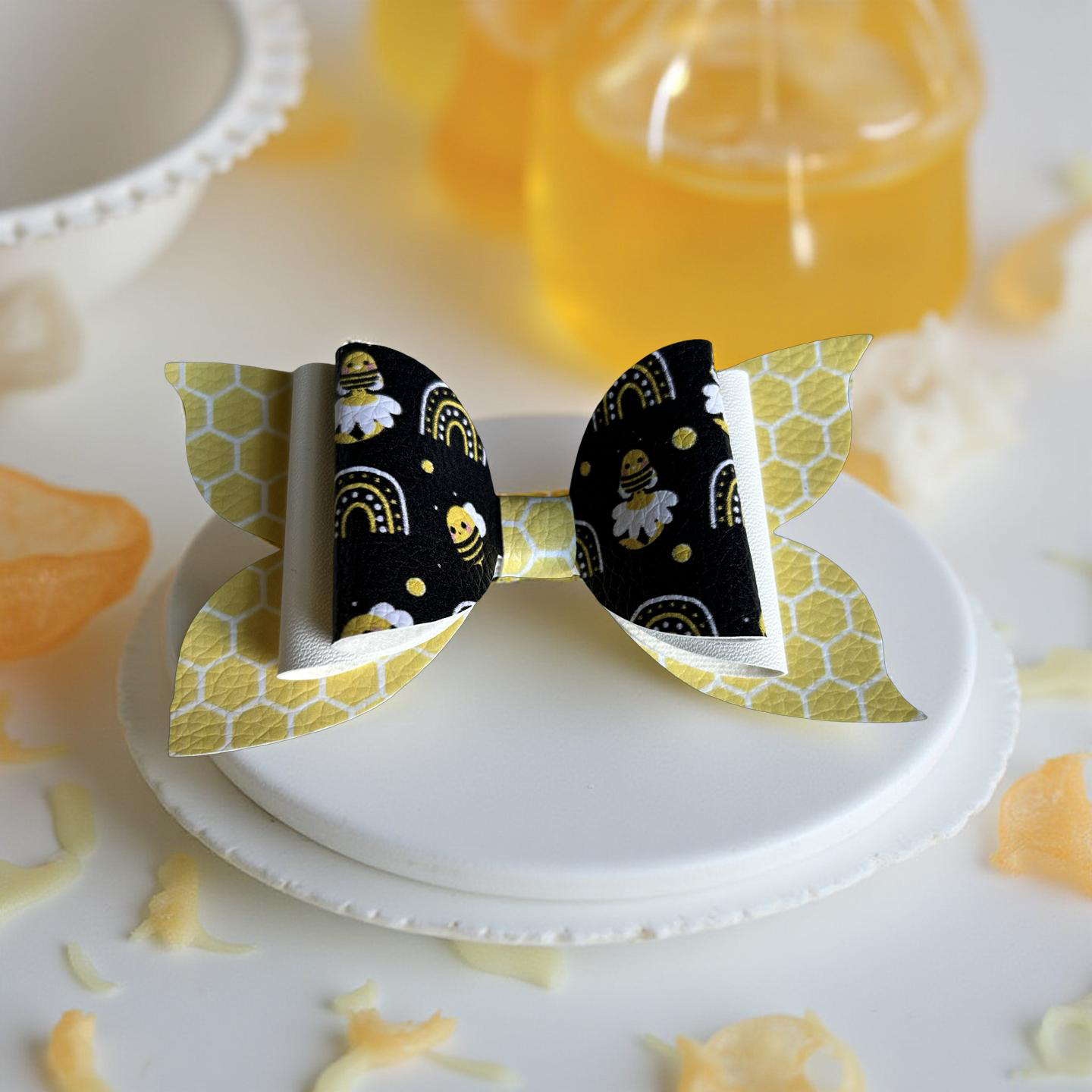 Bee-utiful Buzz Hairbow