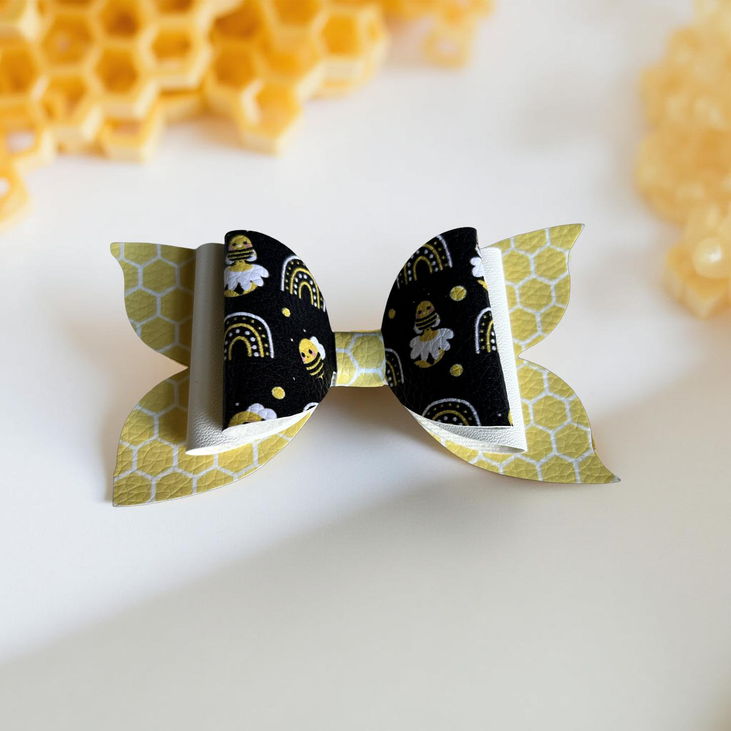 Bee-utiful Buzz Hairbow
