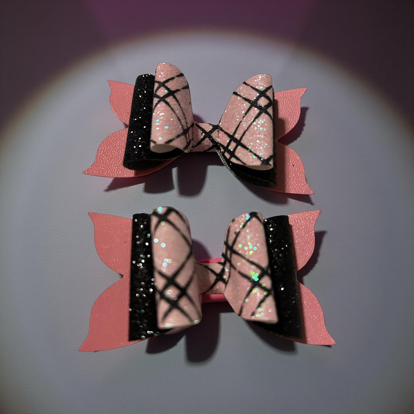 Pinky Kris Cross Bite-Size Bows