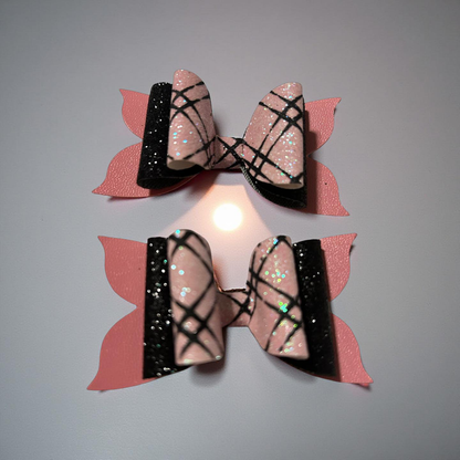 Pinky Kris Cross Bite-Size Bows