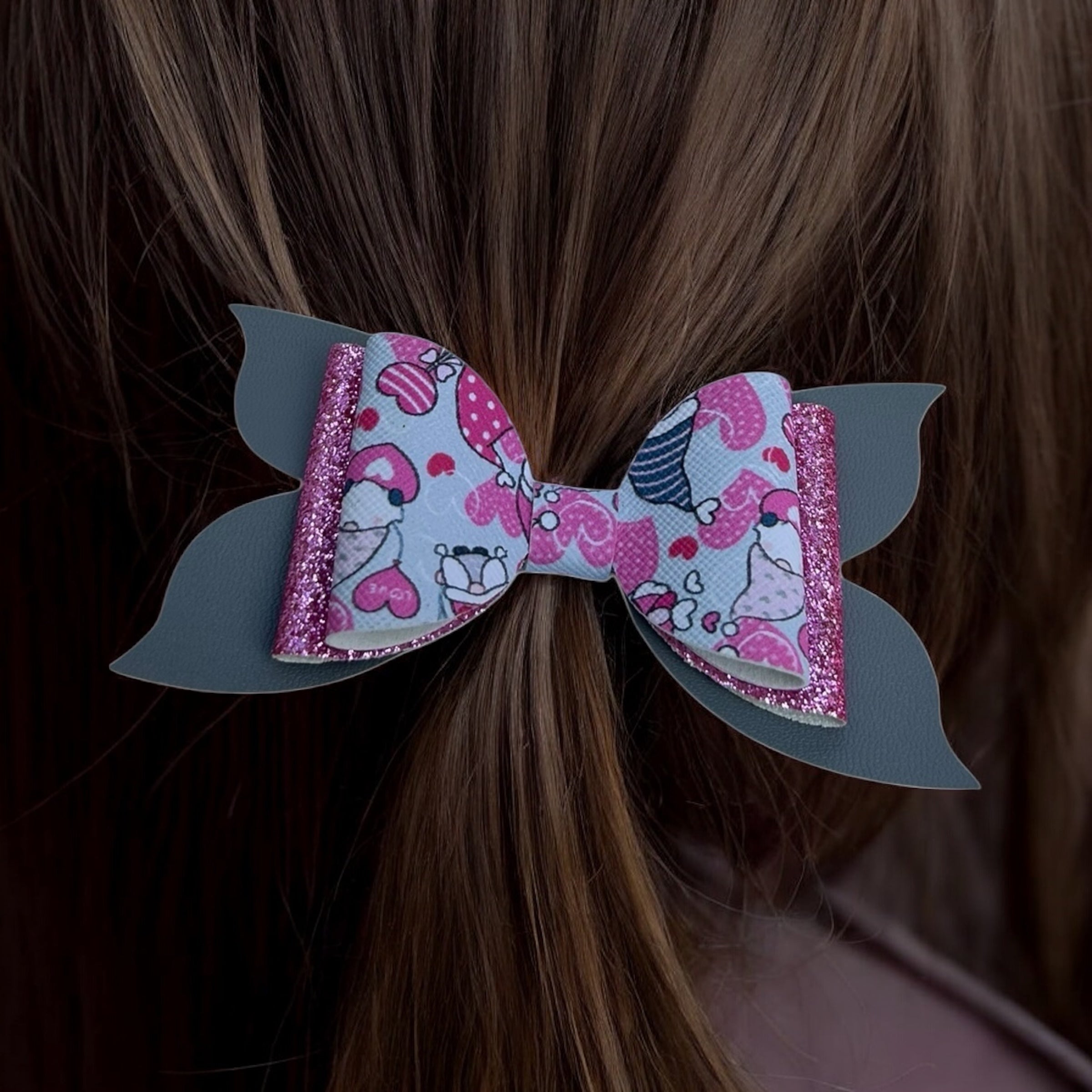 Love Gnome Glitter Bow